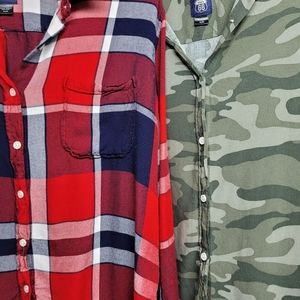 Set of two button up shirts